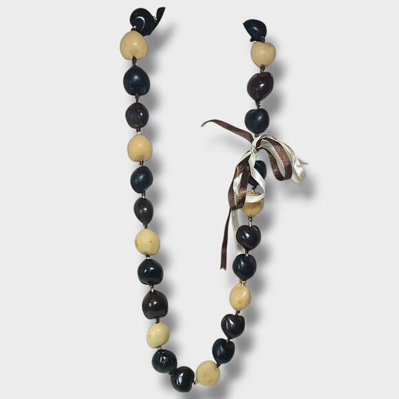 Vintage Hawaiian Kukui Nut Lei Necklace 32"‎ - Picture 6 of 7